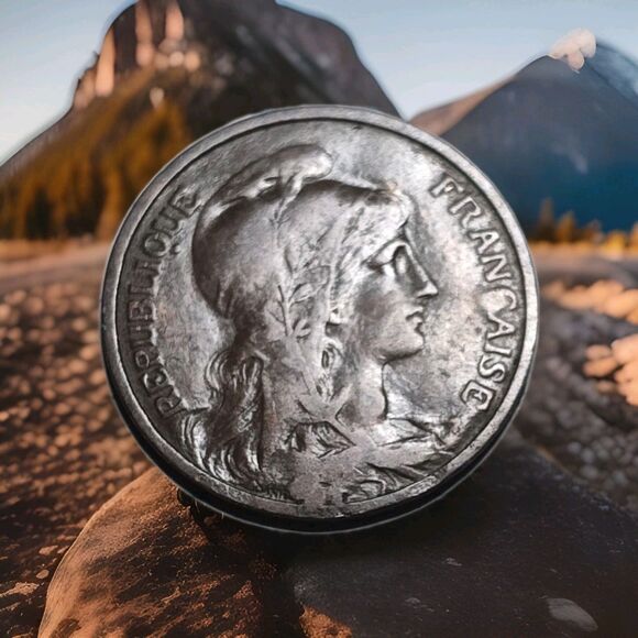 Other - 1911 France 5 centimes Woman With Battle Helmet And Hammer And Branch In Hand
